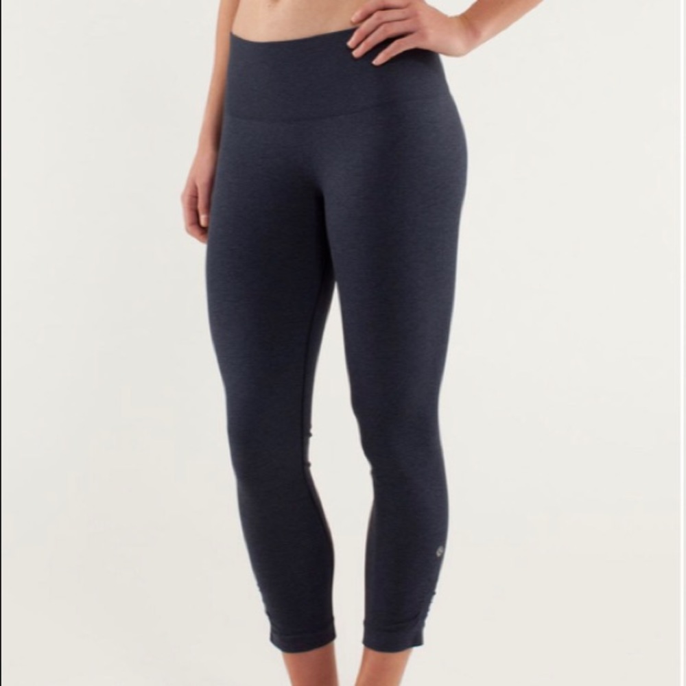 Lululemon Ebb to Flow Crop Inkwell 12 GUC